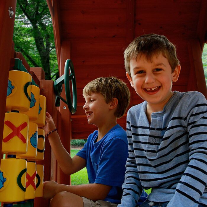 Gorilla-Playsets-Tic-Tac-Toe-Installed3