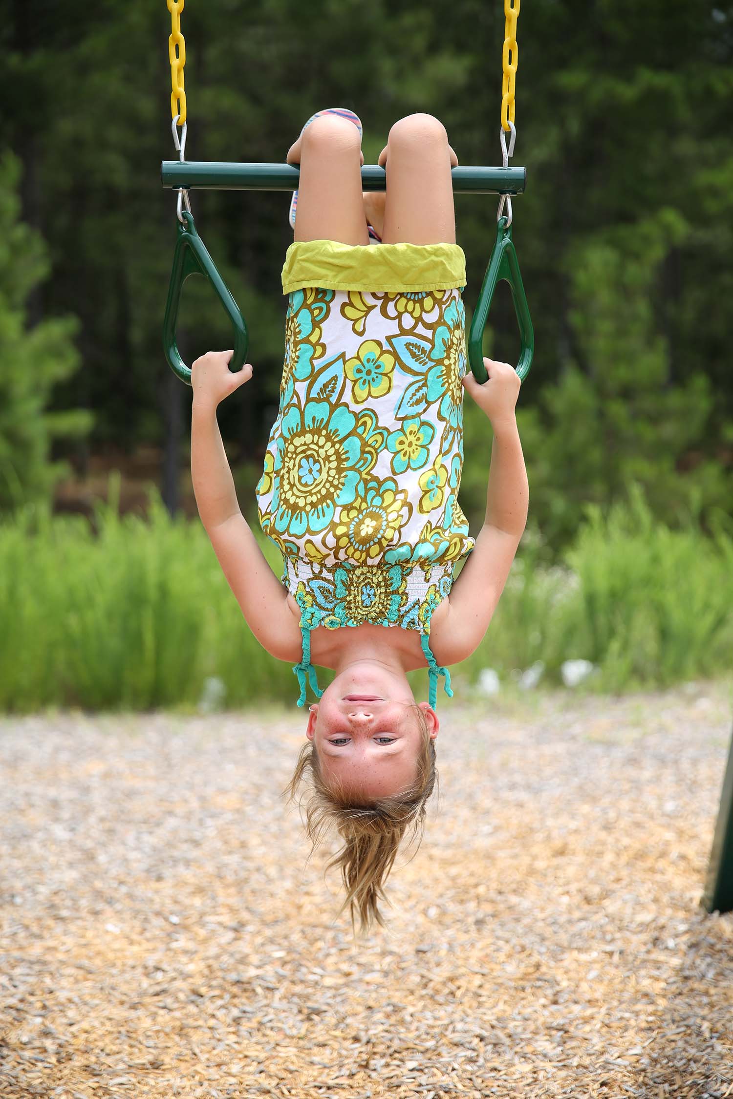 Gorilla-Playsets-Trapeze-Bar-17-inch-W-Kid