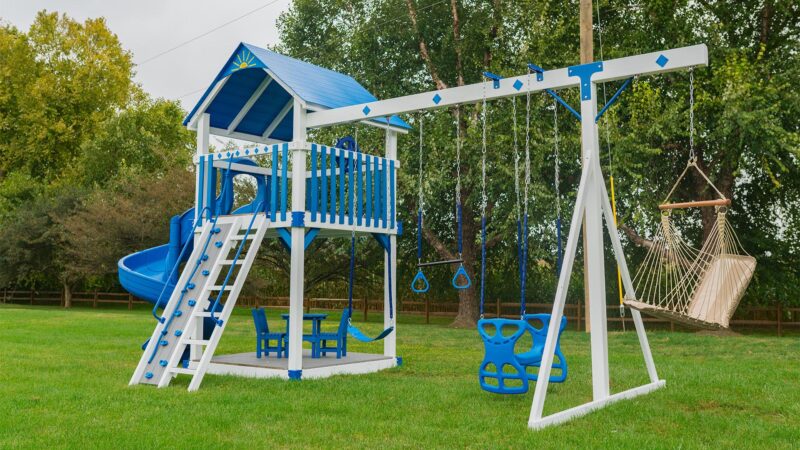 King-Swings-Captains-Pearl-Vinyl-Swing-Set-Side
