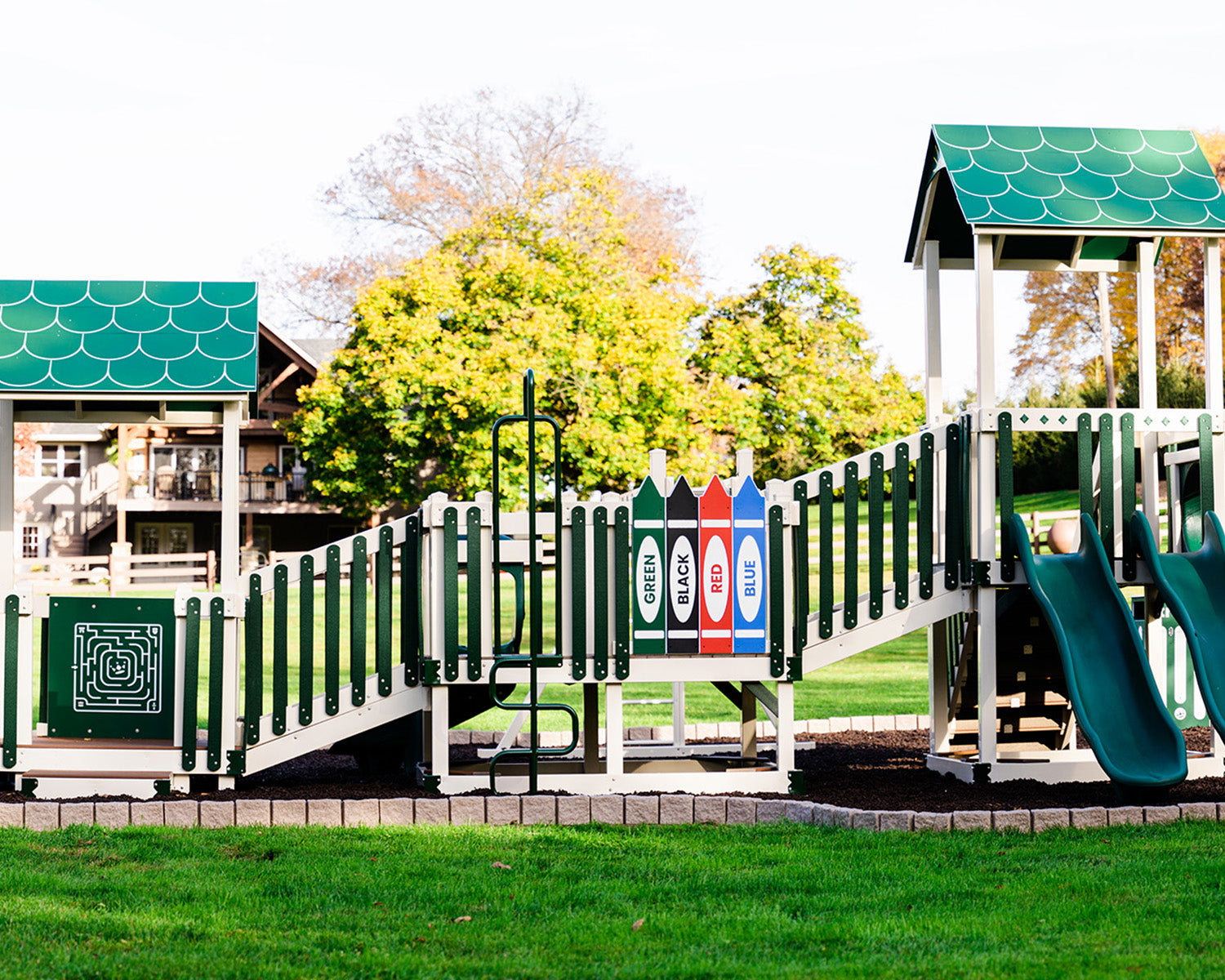 King-Swings-Commercial-Playgrounds-Navigator-Side