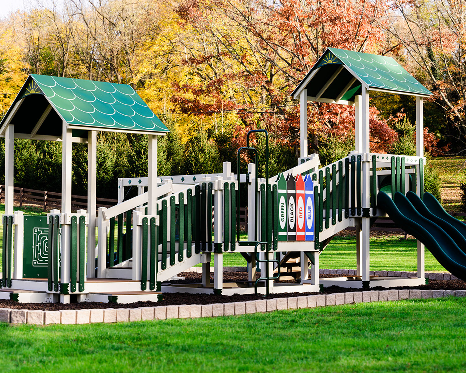 King-Swings-Commercial-Playgrounds-Navigator-Side3