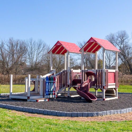 King-Swings-Commercial-Playgrounds-Trail-Blazer-Right-Side