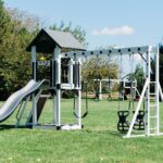 King-Swings-Cubbys-Fort-Vinyl-Swing-Set-Front