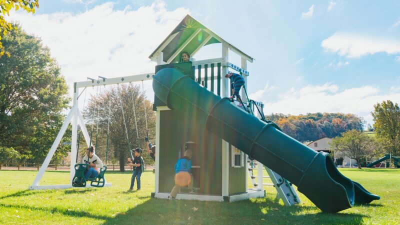 King-Swings-Launching-Pad-Vinyl-Swing-Set-Back