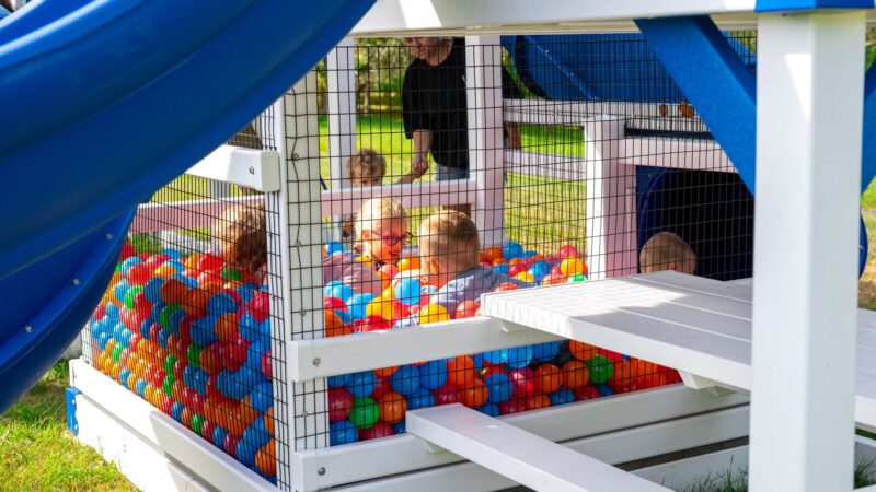 King-Swings-Rocket-Blazer-Xtreme-Vinyl-Swing-Set-Ball-Pit