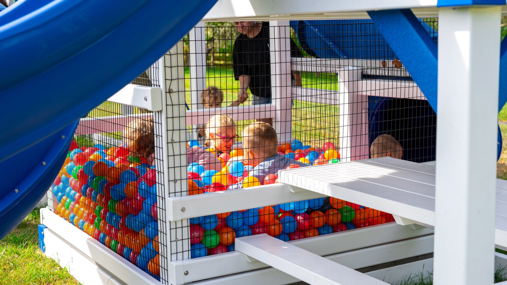 King-Swings-Rocket-Blazer-Xtreme-Vinyl-Swing-Set-Ball-Pit