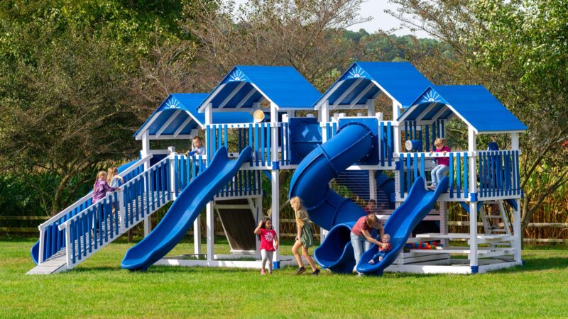 King-Swings-Rocket-Blazer-Xtreme-Vinyl-Swing-Set-Side-Right