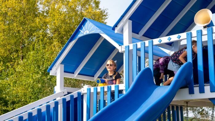 King-Swings-Rocket-Blazer-Xtreme-Vinyl-Swing-Set-Tower