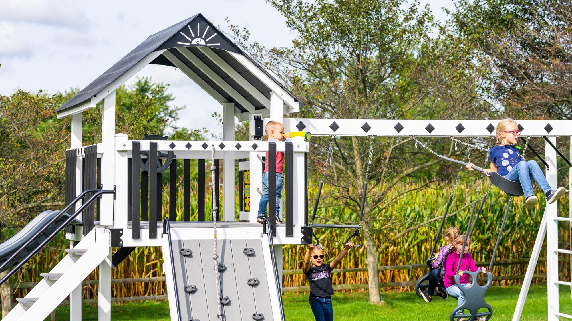 King-Swings-Sea-King-Vinyl-Swing-Set-Side-Left-Tower