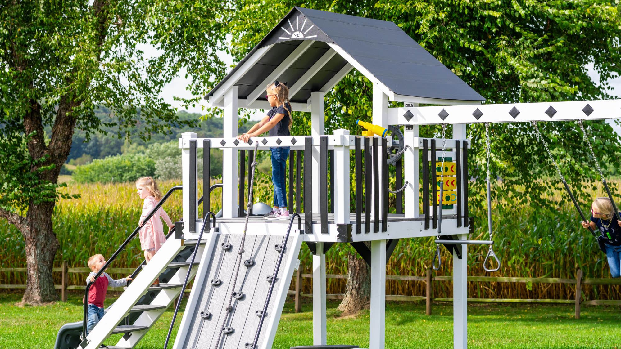 King-Swings-Sea-King-Vinyl-Swing-Set-Side-Right-Tower