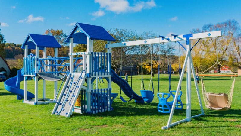 King-Swings-Space-Walk-Vinyl-Swing-Set-Back