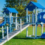 King-Swings-Space-Walk-Vinyl-Swing-Set-Side