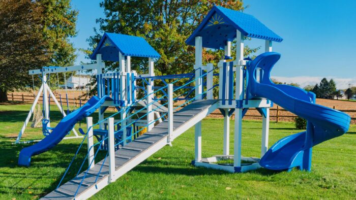 King-Swings-Space-Walk-Vinyl-Swing-Set-Side