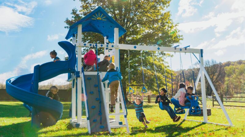 King-Swings-Starboard-Escape-Vinyl-Swing-Set-Back