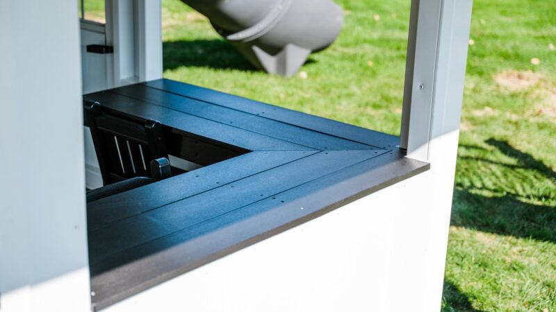 King-Swings-The-Homestead-Playhouse-Counter