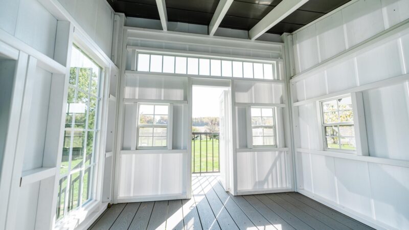 King-Swings-The-Homestead-Playhouse-Inside-Top-Windows