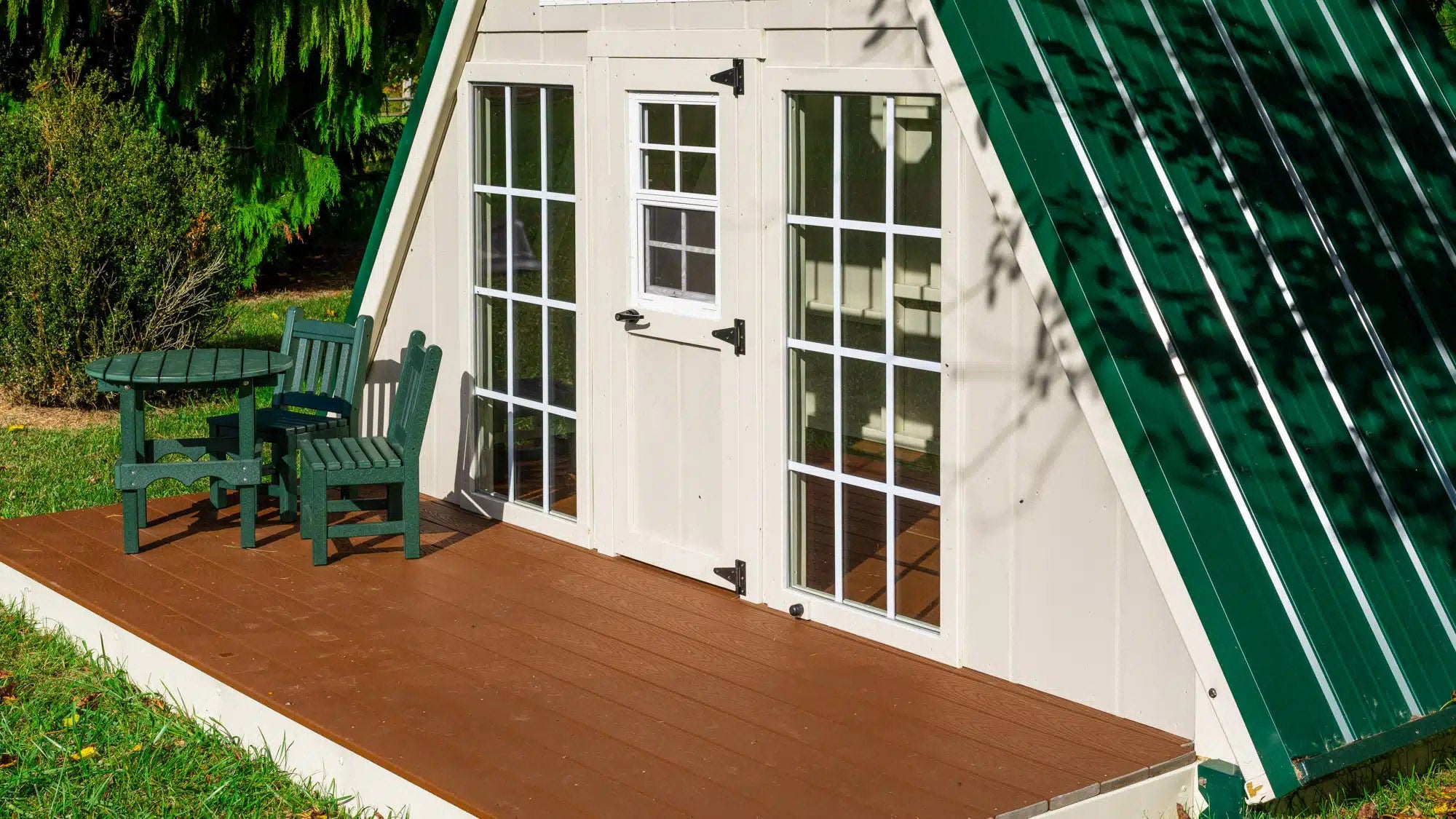 King-Swings-The-Summit-A-Frame-Playset-Porch