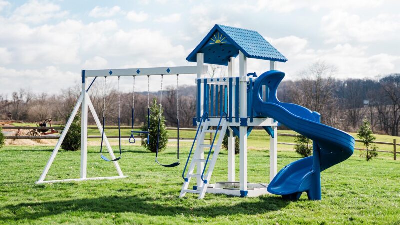 King-Swings-Winnies-Tower-Vinyl-Swing-Set