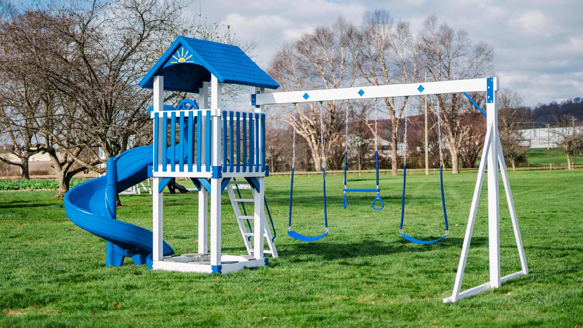 King-Swings-Winnies-Tower-Vinyl-Swing-Set-Back