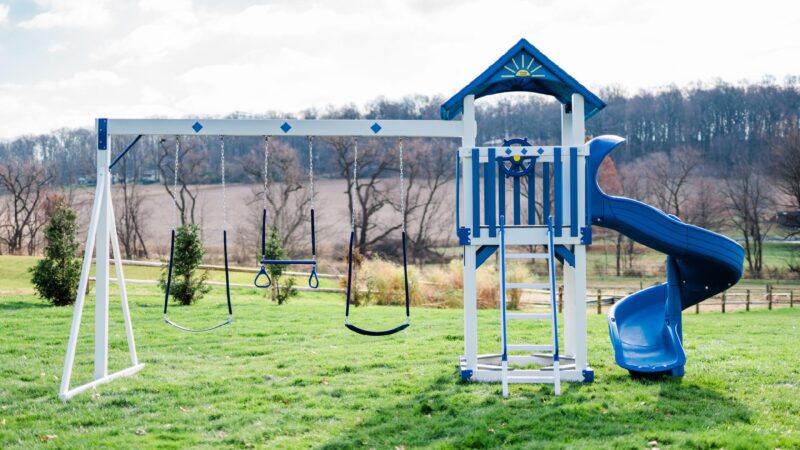 King-Swings-Winnies-Tower-Vinyl-Swing-Set-Front