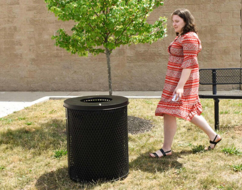 Playground-Equipment-Commercial-Amenities-32Gallon-ExpandedSteel-TrashReceptacle-W-Liner2