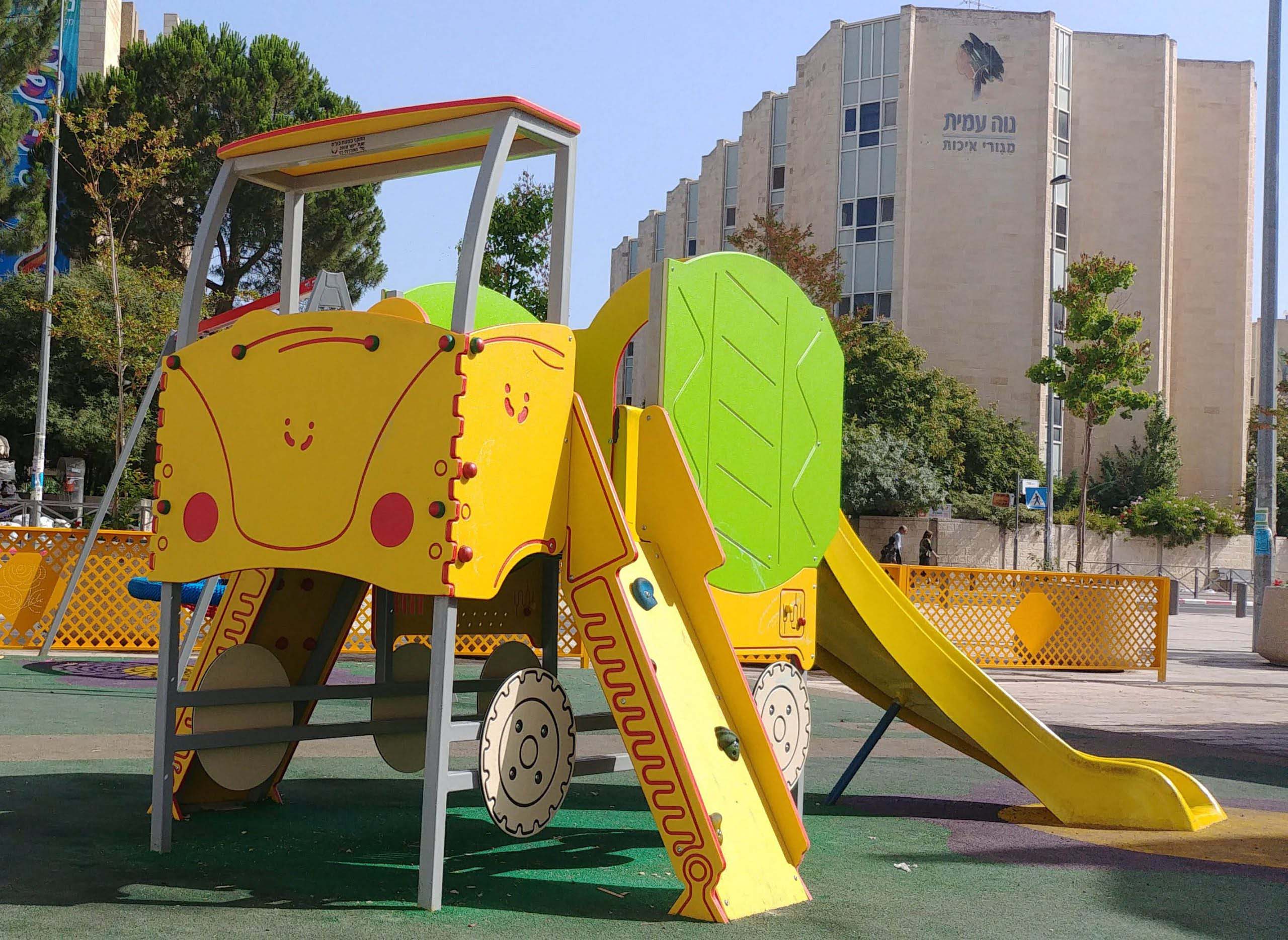 Psagot-Commercial-Playgrounds-Cement-Mixer-Build-Side-Left