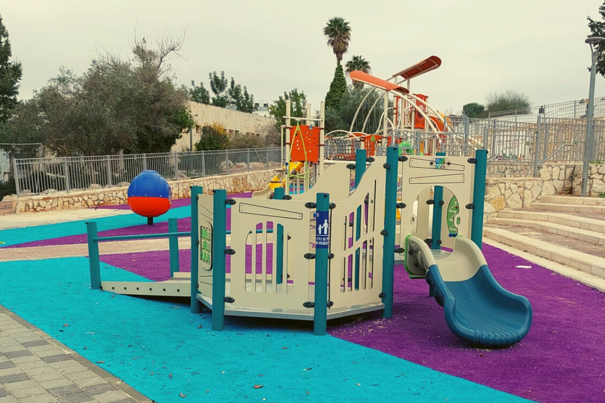 Psagot-Commercial-Playgrounds-Charlotte-Build-Side-Right