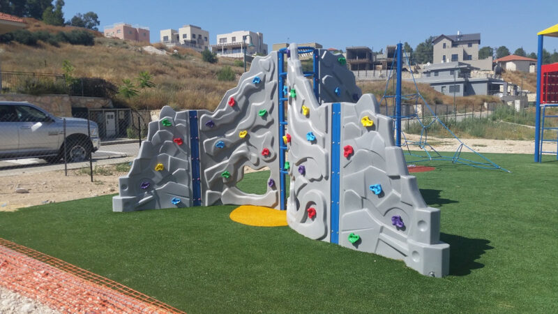Psagot-Commercial-Playgrounds-Climbing-Wall-D-Build