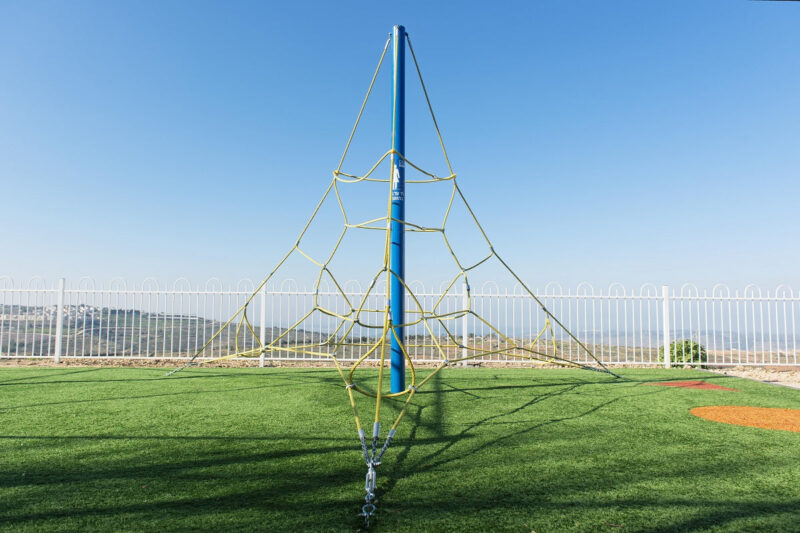 Psagot-Commercial-Playgrounds-Comet-Build