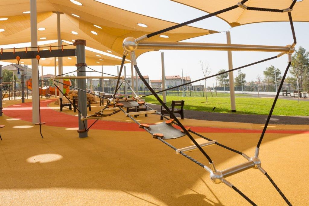 Psagot-Commercial-Playgrounds-GrandeBridge-Build-1