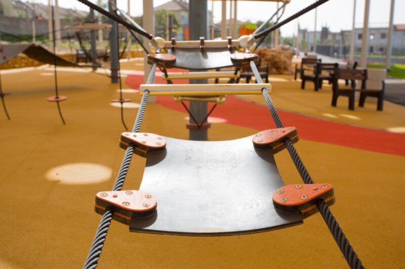 Psagot-Commercial-Playgrounds-GrandeBridge-Build-2