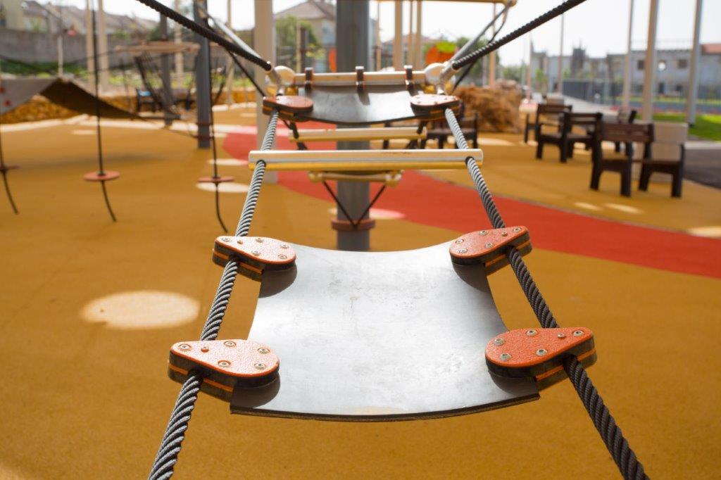 Psagot-Commercial-Playgrounds-GrandeBridge-Build-2