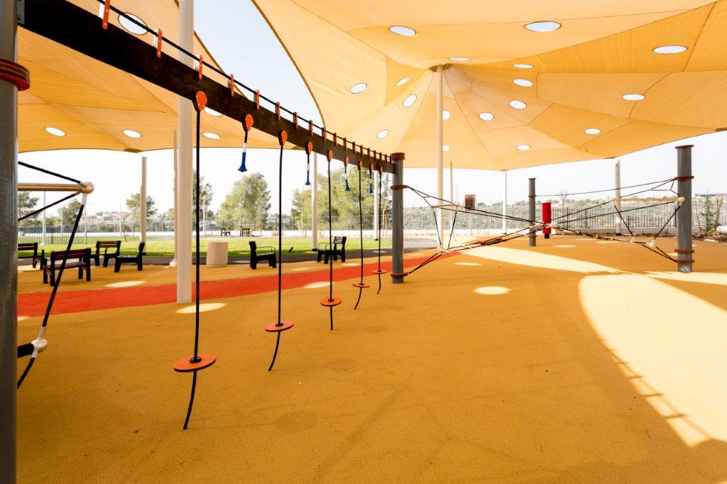 Psagot-Commercial-Playgrounds-GrandeBridge-Build-5