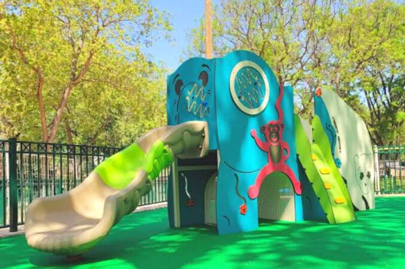 Psagot-Commercial-Playgrounds-Happy-Jungle-Build-Front