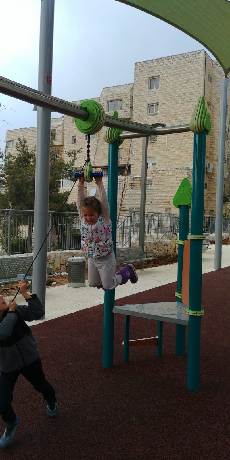 Psagot-Commercial-Playgrounds-Henderson-Build-2