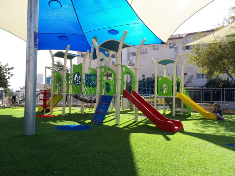 Psagot-Commercial-Playgrounds-Jefferson-City-Build-Side-Right