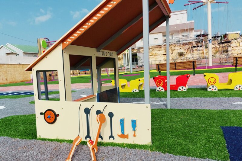 Psagot-Commercial-Playgrounds-Junior-Mechanic-Shop-Build-Side-Left
