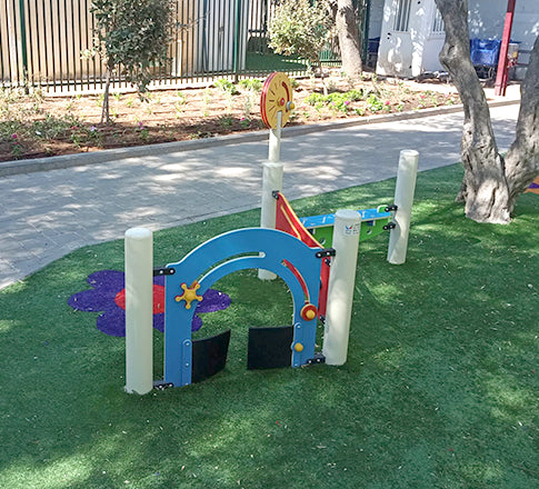 Psagot-Commercial-Playgrounds-Lil-Track-Build-Side