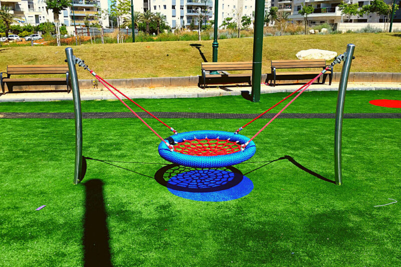 Psagot-Commercial-Playgrounds-M-Swing-Build