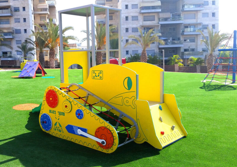 Psagot-Commercial-Playgrounds-Tractor-Build-Back