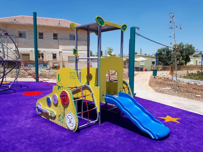 Psagot-Commercial-Playgrounds-Tractor-Build-Side-Left