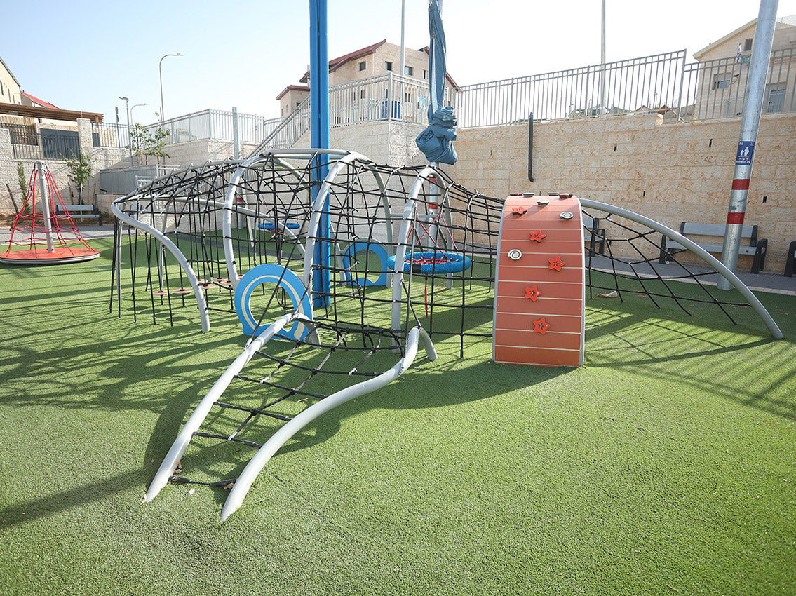 Psagot-Commercial-Playgrounds-Whale-Build-Left