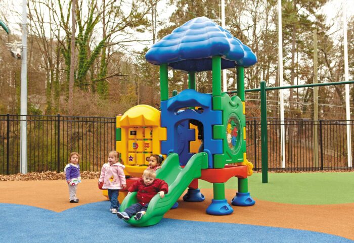 Ultra-Play-Discovery-Center-Seedling-w-Roof-Outside