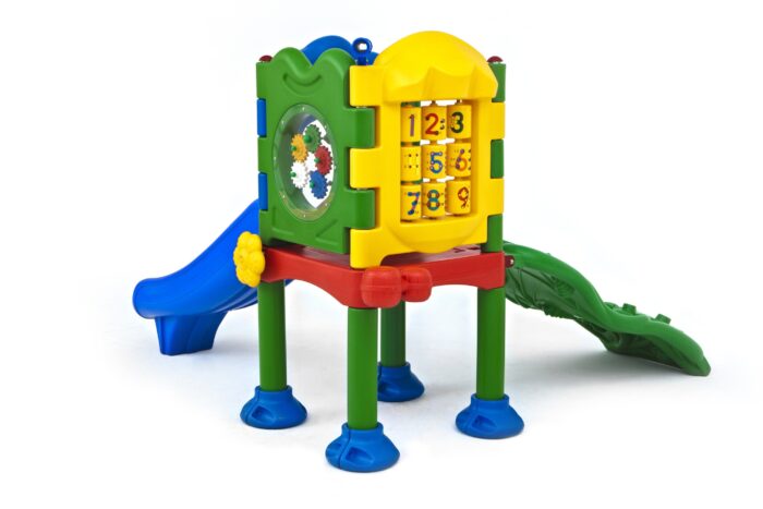 Ultra-Play-Discovery-Hilltop-Back